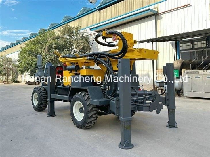 Four-Wheel Drive Borehole Drilling Rig 220m Depth With High-Power 65KW Engine
