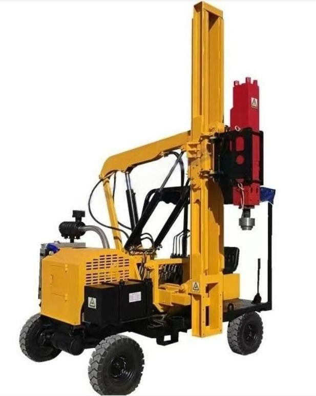 39KW Engine Solar Pile Driving Machine 50 - 300mm Drilling Dia 2.6m Piling Height