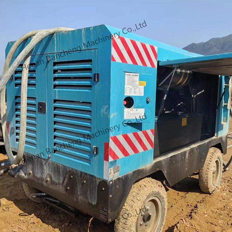Four Wheels Trailer Type LGCY17-18-18/15TK Air Compressor Work Pressure 18bar 210HP Cu-mmins Engine For 150-200m Drilling