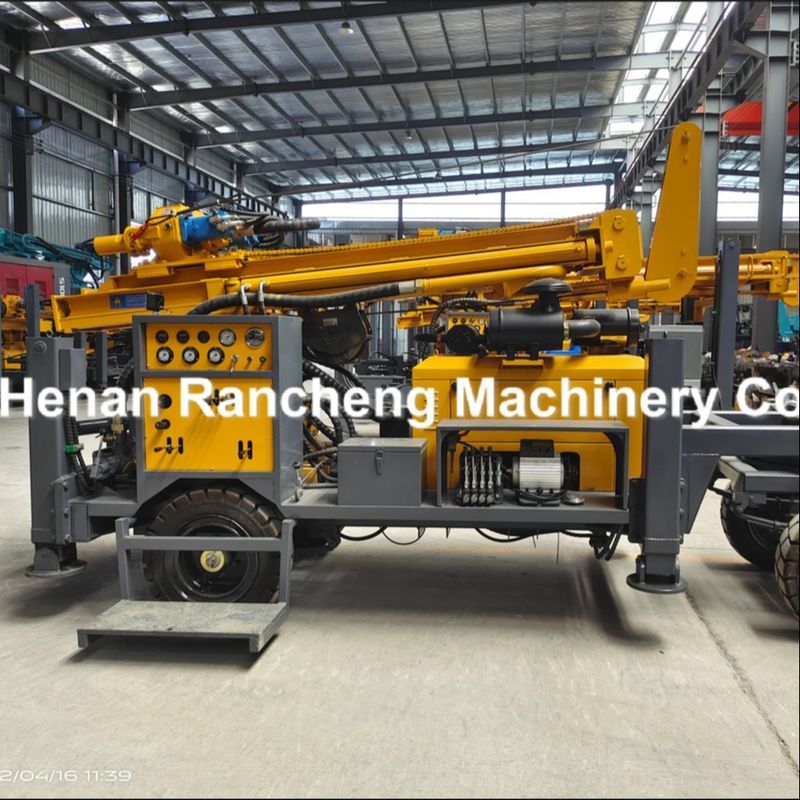 Wheel-Type Trailer DTH Water Well Drilling Rig Powered By 13T Lifting Force